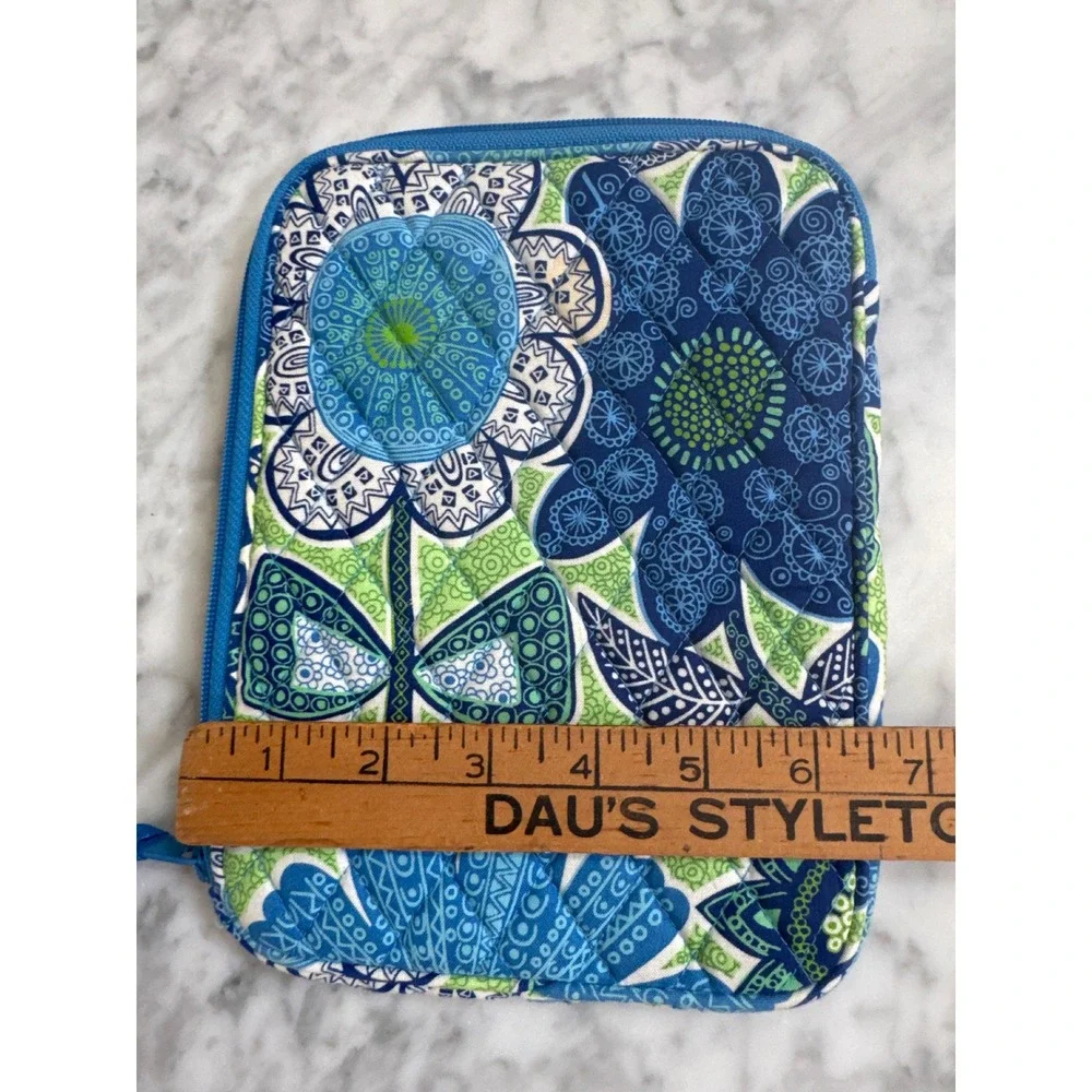 Vera Bradley Blue Bayou Quilted Floral Tech Sleeve Tablet Case Padded Blue Green
